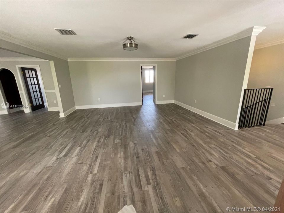 Recently Rented: $3,200 (3 beds, 2 baths, 18223 Square Feet)
