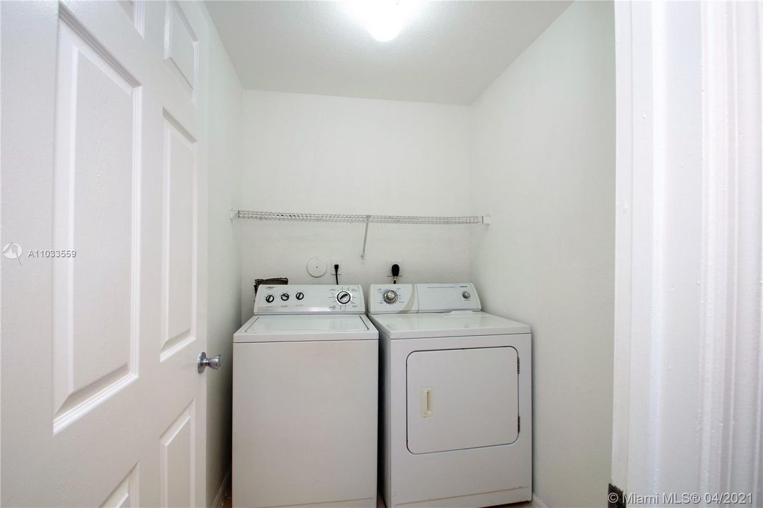 Recently Rented: $2,000 (4 beds, 2 baths, 1640 Square Feet)