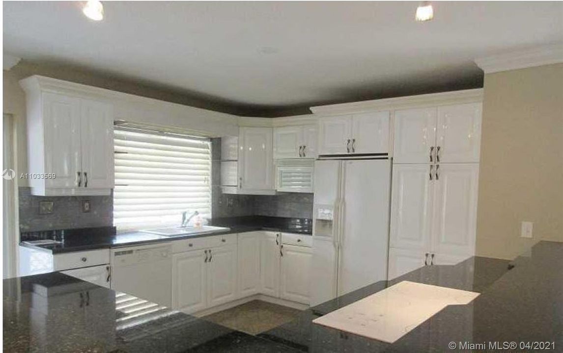 Recently Rented: $3,555 (3 beds, 2 baths, 2004 Square Feet)