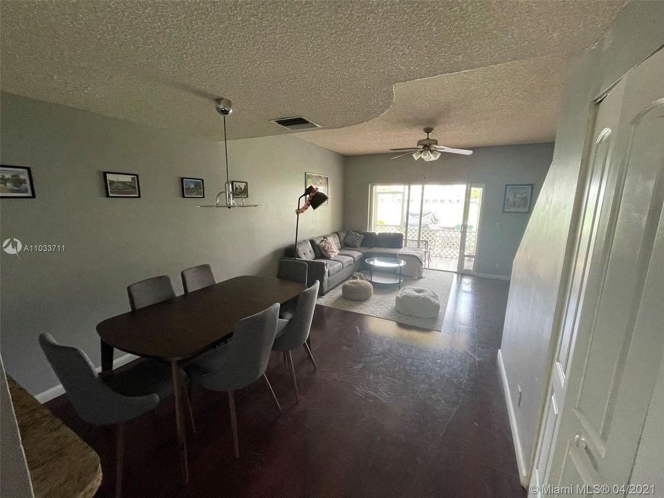 Recently Sold: $269,000 (2 beds, 2 baths, 1110 Square Feet)