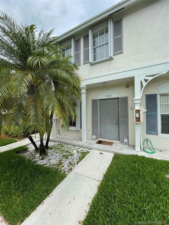 Recently Sold: $269,000 (2 beds, 2 baths, 1110 Square Feet)