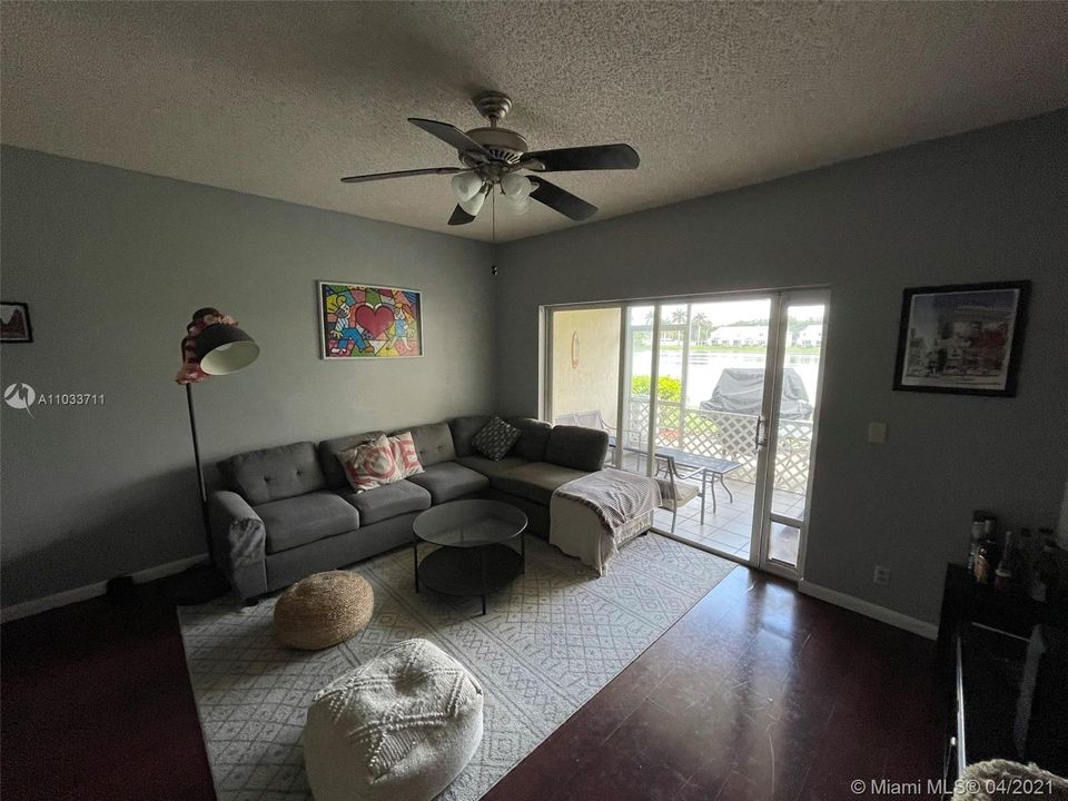 Recently Sold: $269,000 (2 beds, 2 baths, 1110 Square Feet)