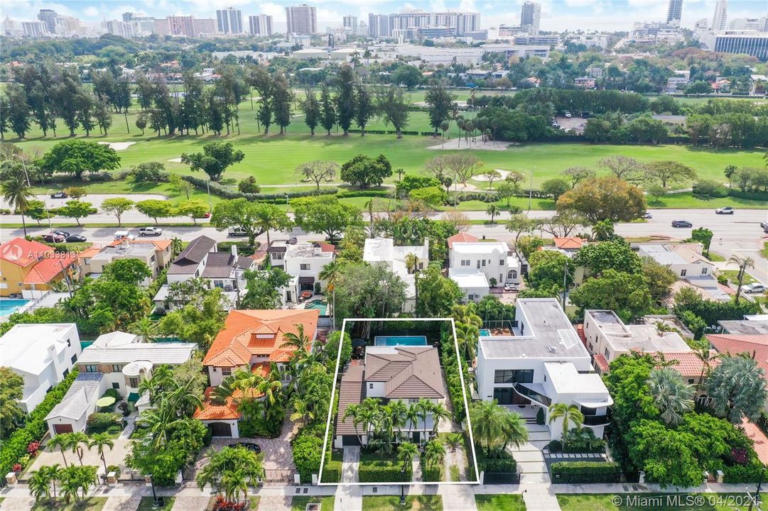 Recently Sold: $2,500,000 (4 beds, 3 baths, 2872 Square Feet)