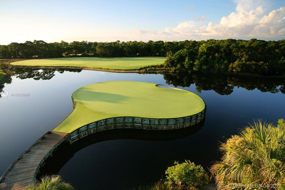 Trump Golf Course - 11th Hole