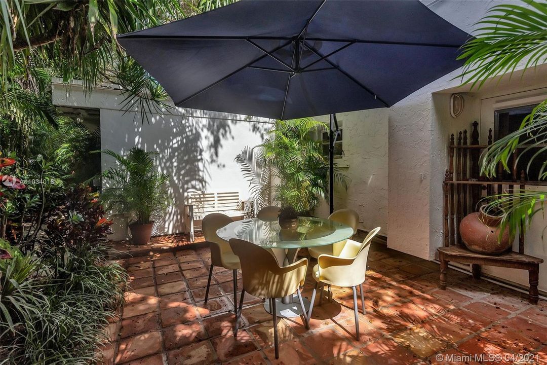 Недавно арендовано: $4,000 (3 спален, 2 ванн, 1590 Квадратных фут)