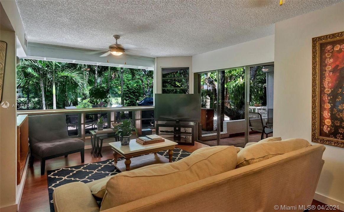 Недавно арендовано: $4,000 (3 спален, 2 ванн, 1590 Квадратных фут)