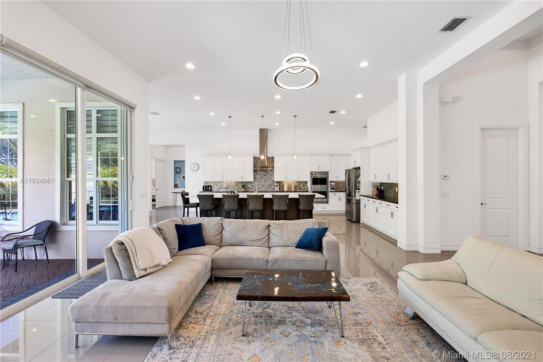 Recently Sold: $1,739,000 (4 beds, 3 baths, 5270 Square Feet)