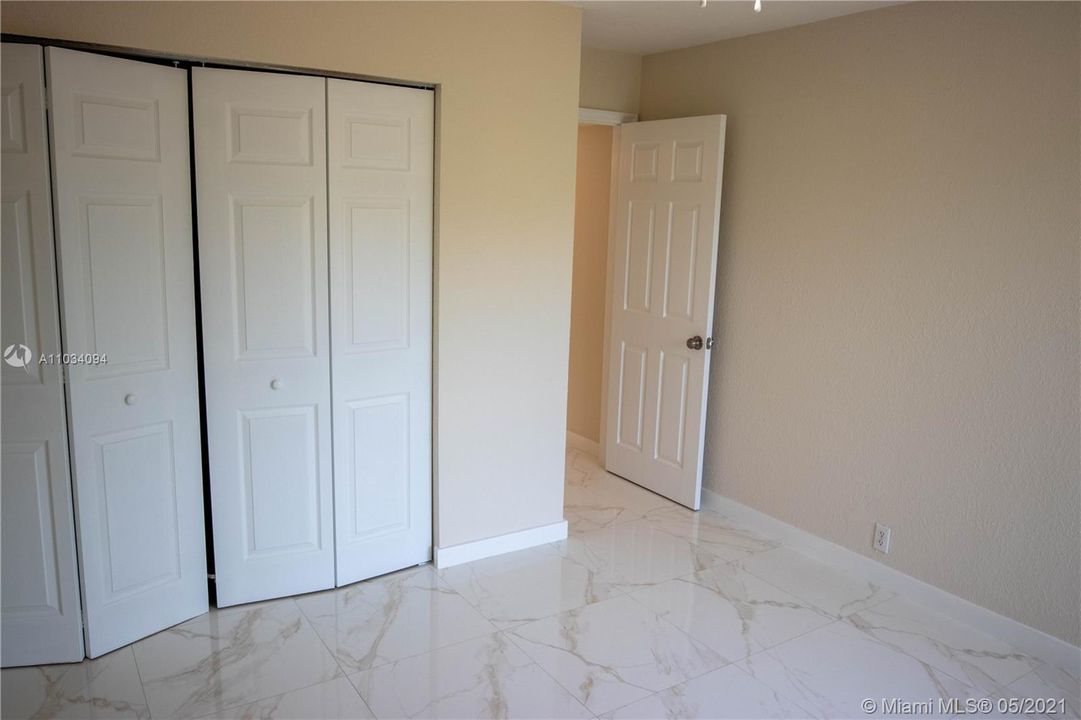 最近售出: $250,000 (3 贝兹, 2 浴室, 1341 平方英尺)