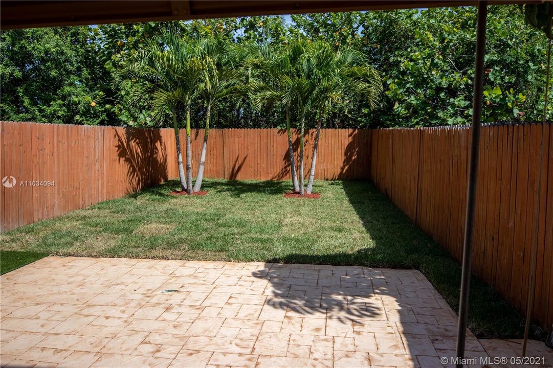 最近售出: $250,000 (3 贝兹, 2 浴室, 1341 平方英尺)