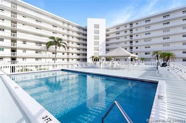 Недавно продано: $299,900 (2 спален, 2 ванн, 1316 Квадратных фут)