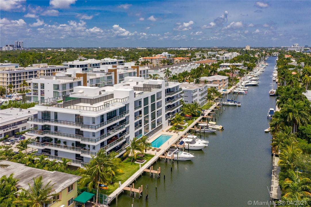 Recently Sold: $1,999,995 (3 beds, 3 baths, 3134 Square Feet)