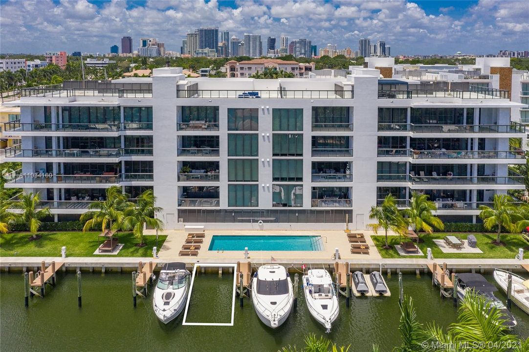 Recently Sold: $1,999,995 (3 beds, 3 baths, 3134 Square Feet)