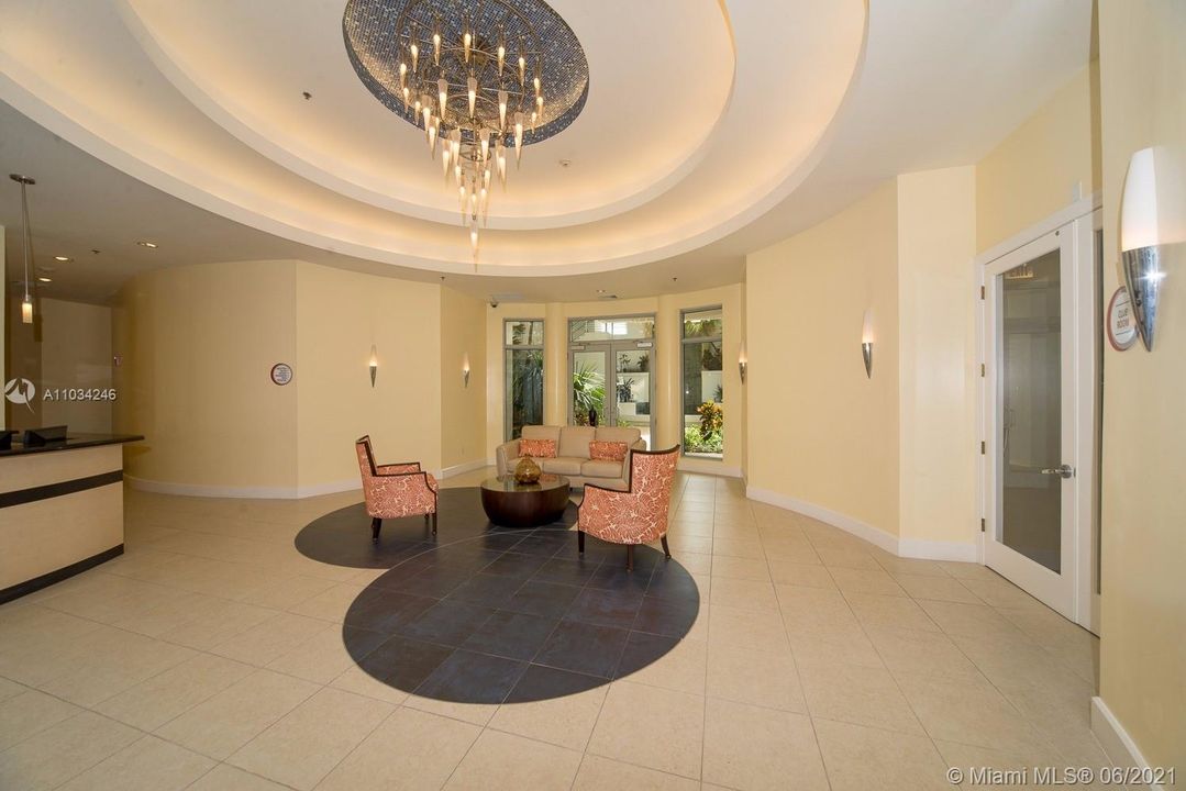 Recently Sold: $240,000 (2 beds, 2 baths, 1036 Square Feet)