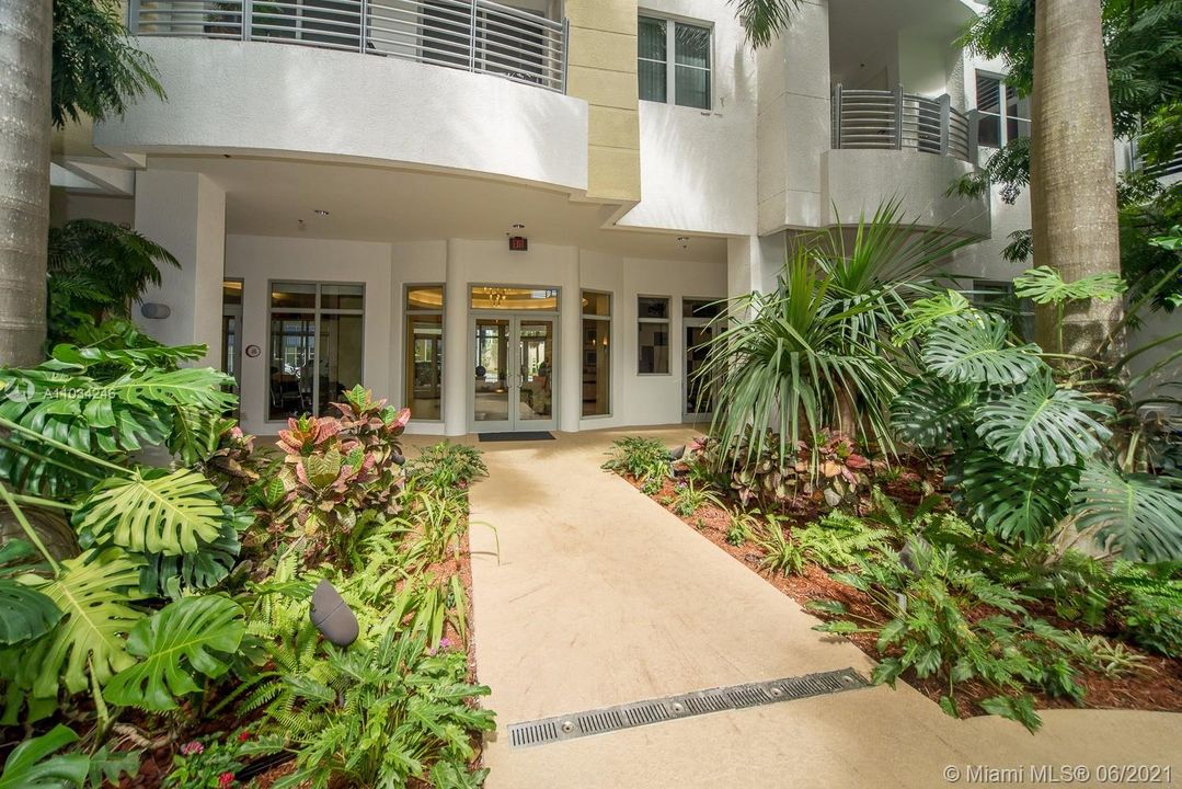 Recently Sold: $240,000 (2 beds, 2 baths, 1036 Square Feet)