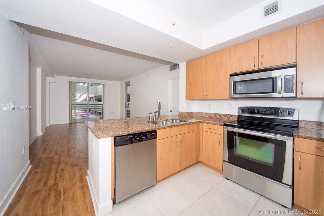 Recently Sold: $240,000 (2 beds, 2 baths, 1036 Square Feet)