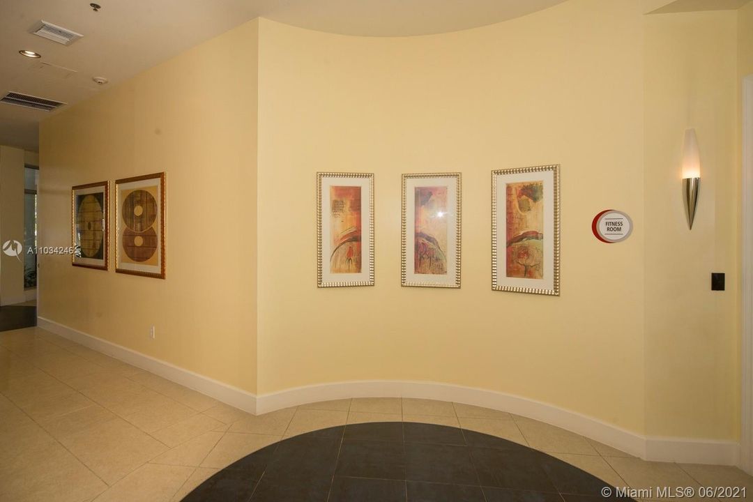 Recently Sold: $240,000 (2 beds, 2 baths, 1036 Square Feet)