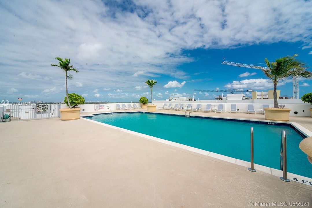 Recently Sold: $240,000 (2 beds, 2 baths, 1036 Square Feet)