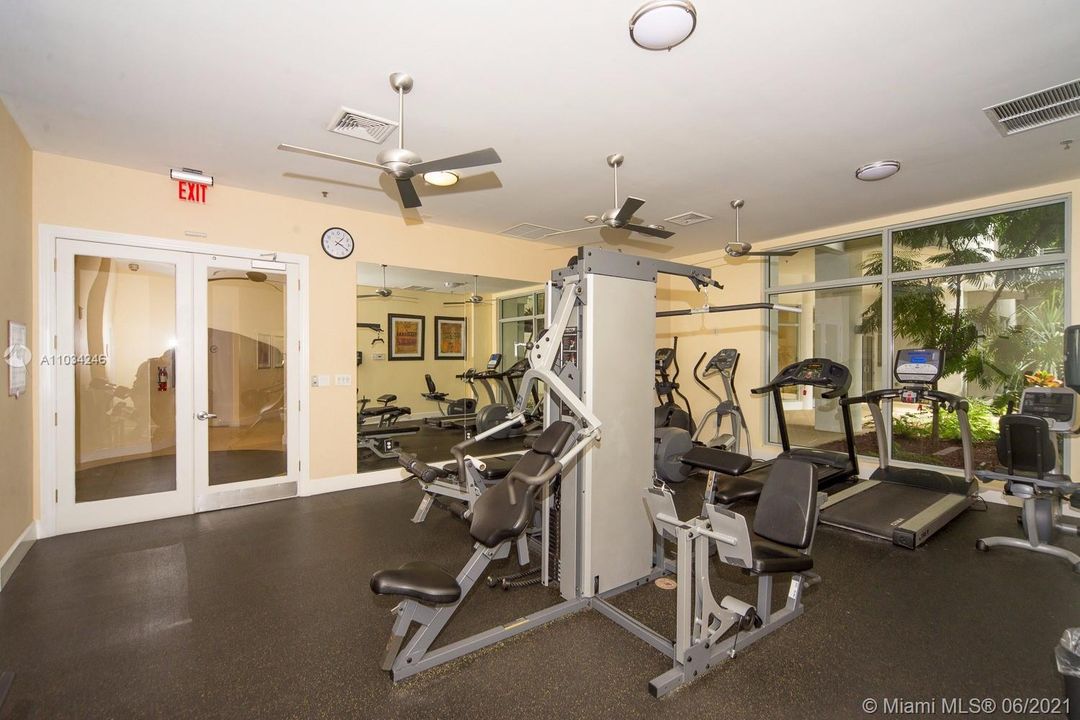 Recently Sold: $240,000 (2 beds, 2 baths, 1036 Square Feet)