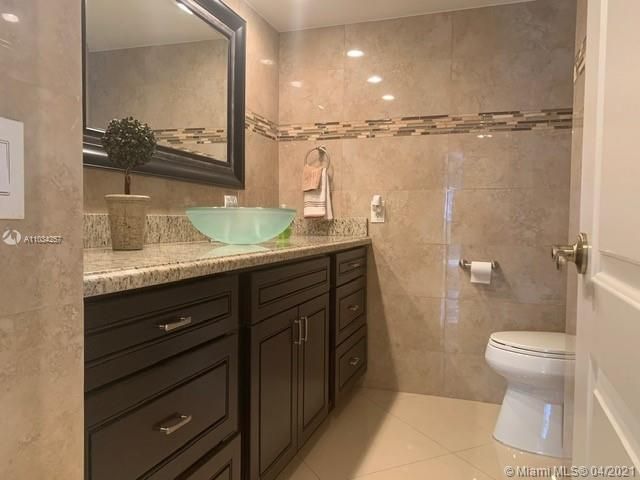 Recently Sold: $829,999 (2 beds, 2 baths, 1868 Square Feet)