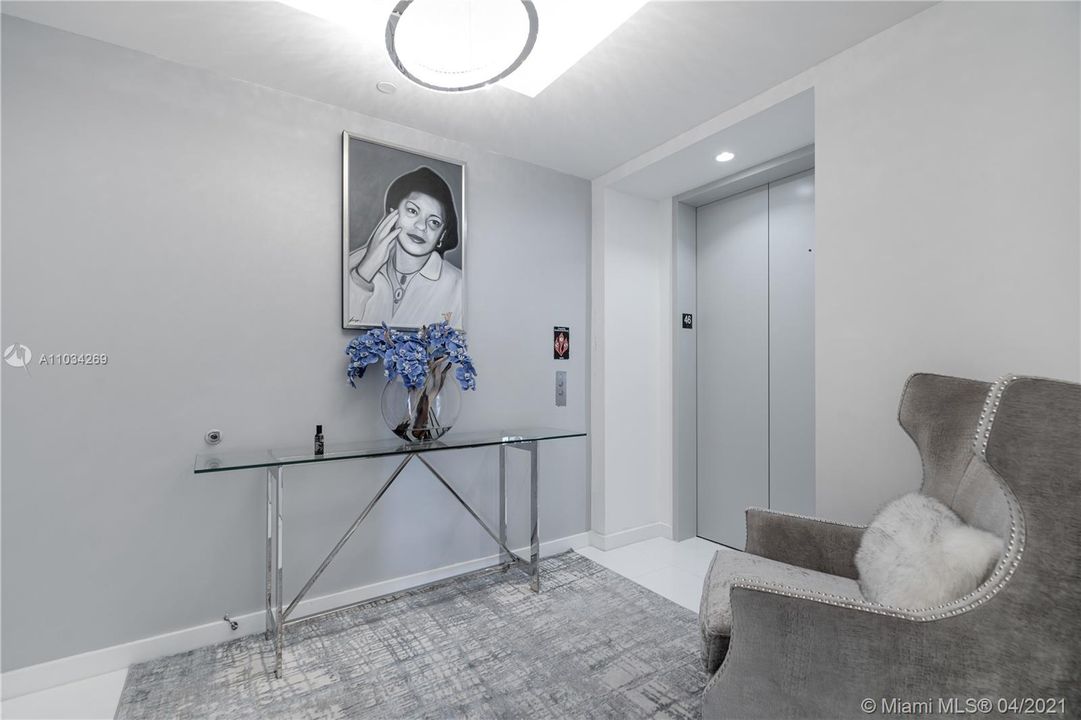 Recently Sold: $1,450,000 (2 beds, 3 baths, 1559 Square Feet)