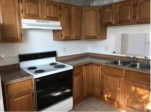 Recently Rented: $1,500 (3 beds, 2 baths, 1195 Square Feet)