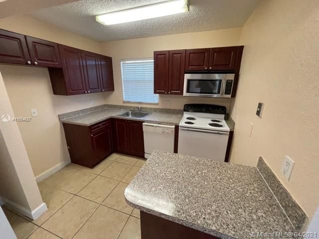 Recently Rented: $1,190 (2 beds, 1 baths, 771 Square Feet)