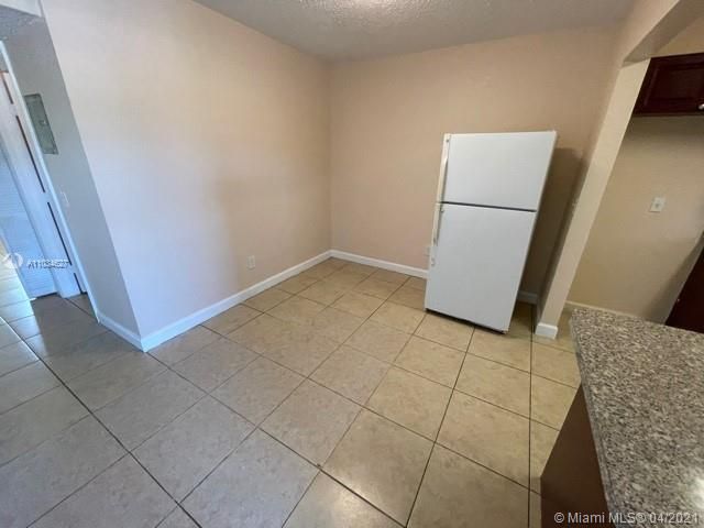 Recently Rented: $1,190 (2 beds, 1 baths, 771 Square Feet)