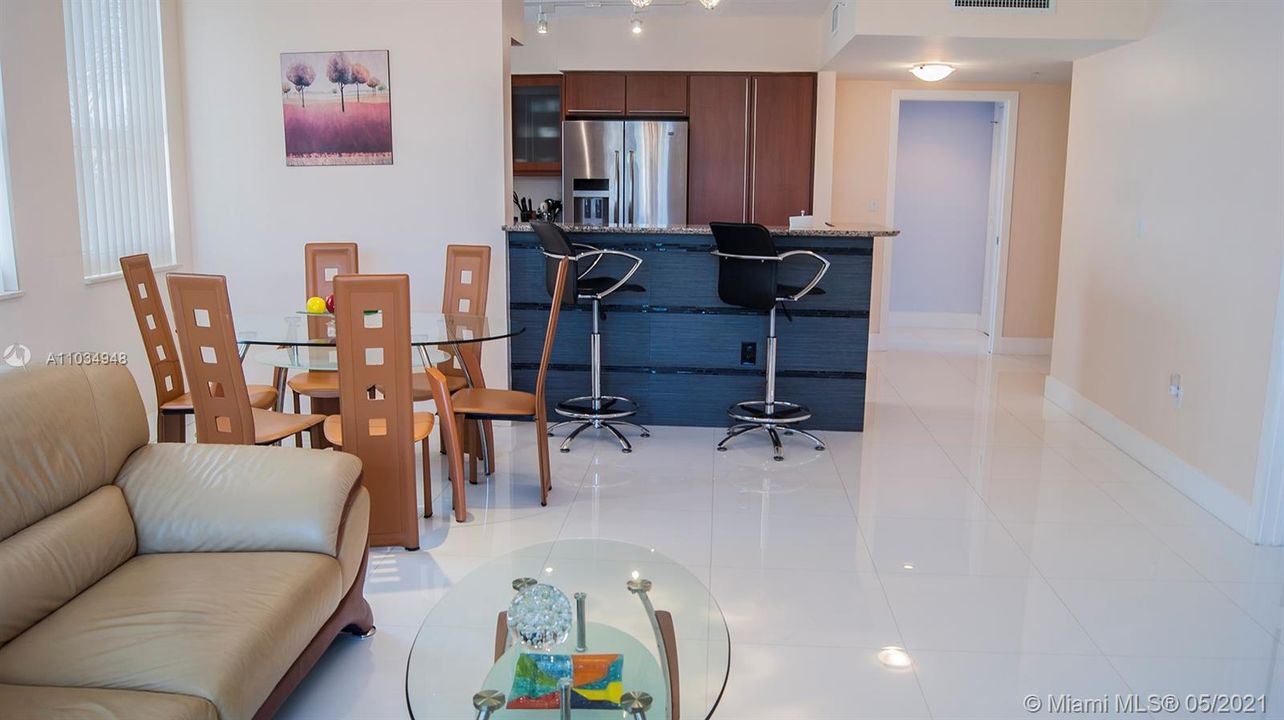 Recently Sold: $500,000 (2 beds, 2 baths, 1220 Square Feet)