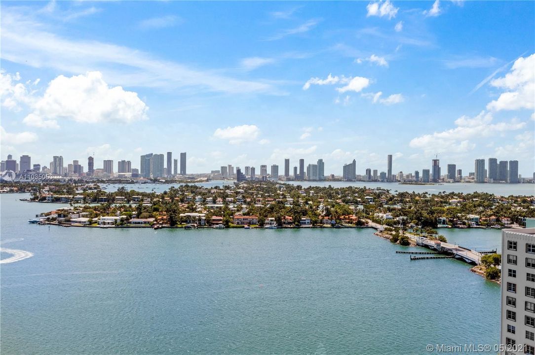 Recently Sold: $1,295,000 (2 beds, 2 baths, 1440 Square Feet)