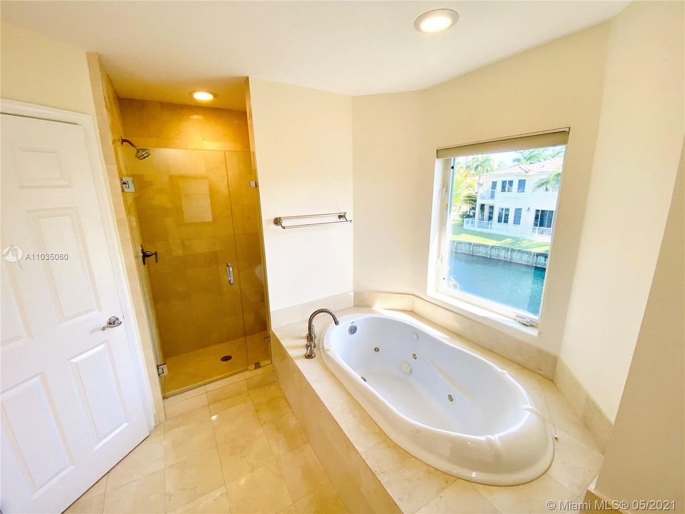 最近租的: $5,190 (4 贝兹, 3 浴室, 2482 平方英尺)