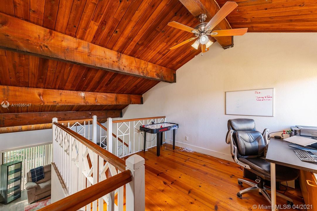 Recently Sold: $280,000 (3 beds, 1 baths, 1081 Square Feet)