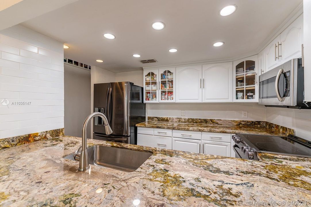 Recently Sold: $280,000 (3 beds, 1 baths, 1081 Square Feet)