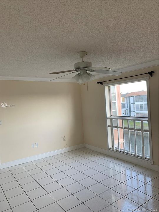 Recently Rented: $1,500 (2 beds, 2 baths, 1180 Square Feet)