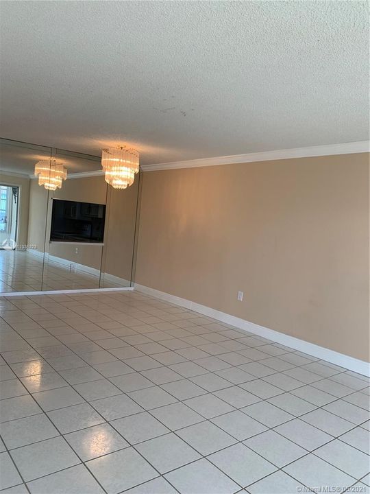 Recently Rented: $1,500 (2 beds, 2 baths, 1180 Square Feet)