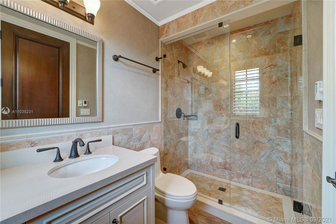 最近租的: $130,000 (7 贝兹, 8 浴室, 6461 平方英尺)