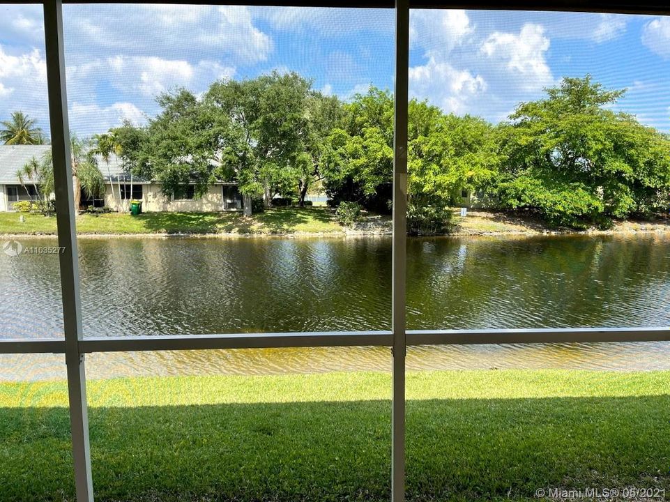 Recently Sold: $350,000 (3 beds, 2 baths, 1660 Square Feet)