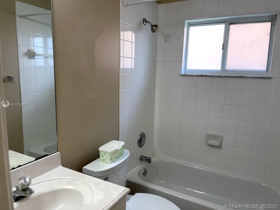 Recently Sold: $350,000 (3 beds, 2 baths, 1660 Square Feet)