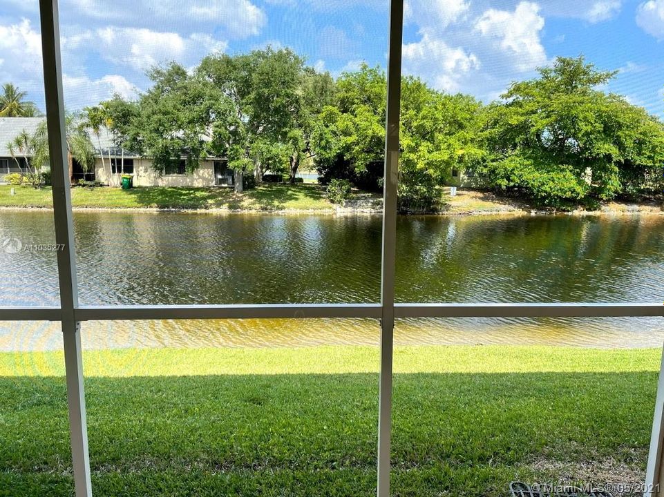 Recently Sold: $350,000 (3 beds, 2 baths, 1660 Square Feet)