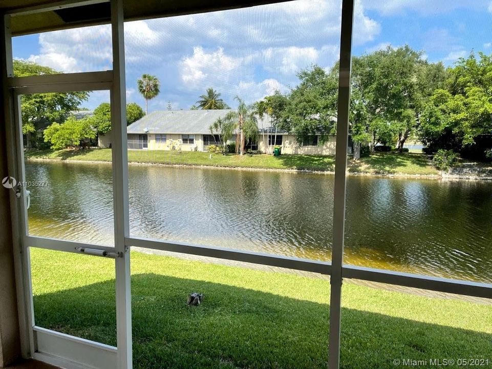 Recently Sold: $350,000 (3 beds, 2 baths, 1660 Square Feet)