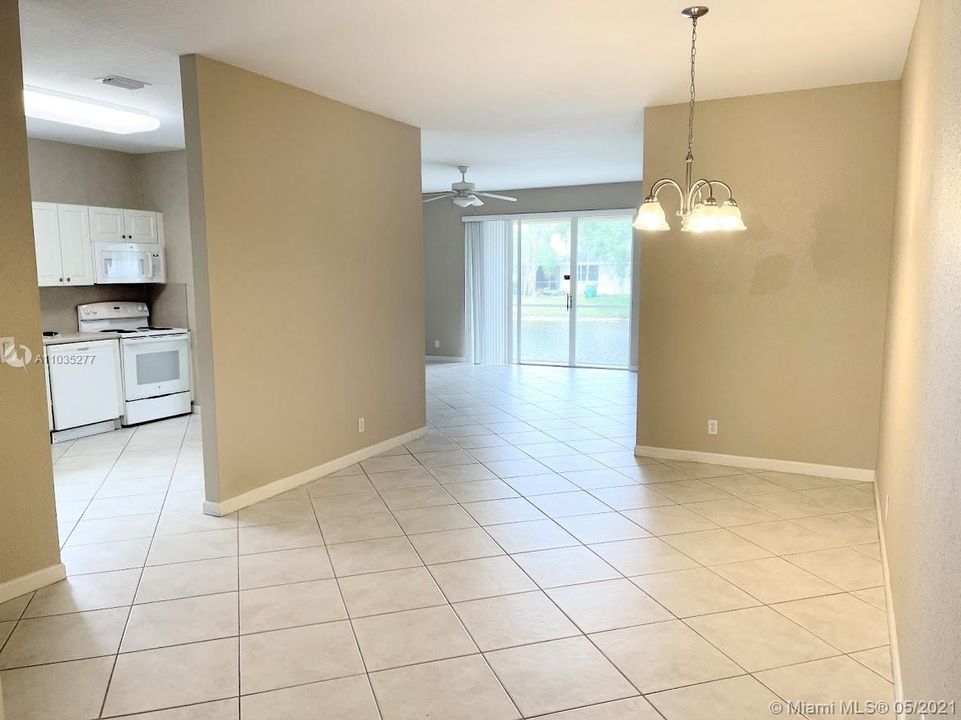 Recently Sold: $350,000 (3 beds, 2 baths, 1660 Square Feet)