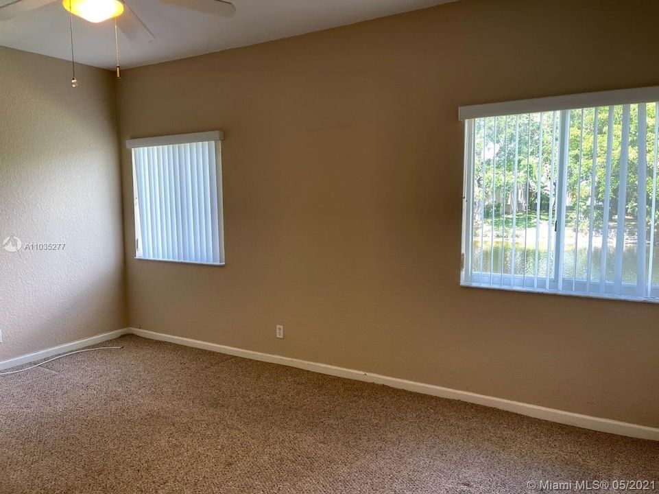 Recently Sold: $350,000 (3 beds, 2 baths, 1660 Square Feet)