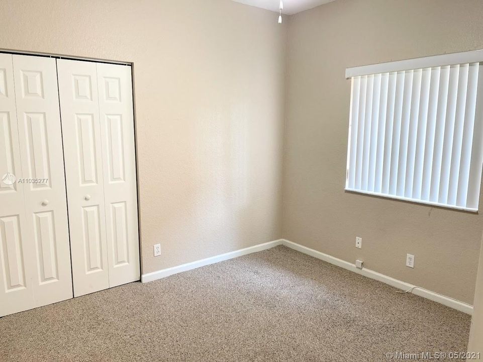 Recently Sold: $350,000 (3 beds, 2 baths, 1660 Square Feet)