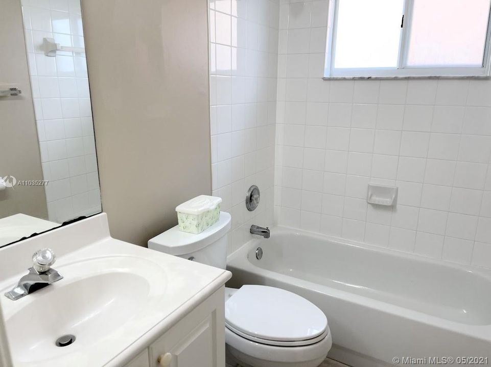 Recently Sold: $350,000 (3 beds, 2 baths, 1660 Square Feet)