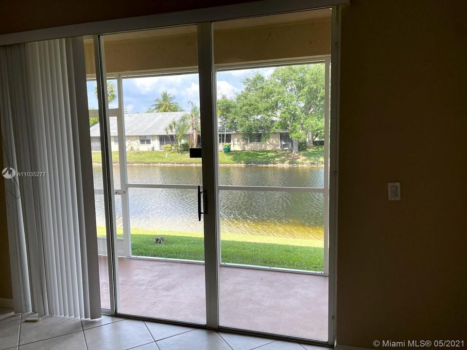 Recently Sold: $350,000 (3 beds, 2 baths, 1660 Square Feet)