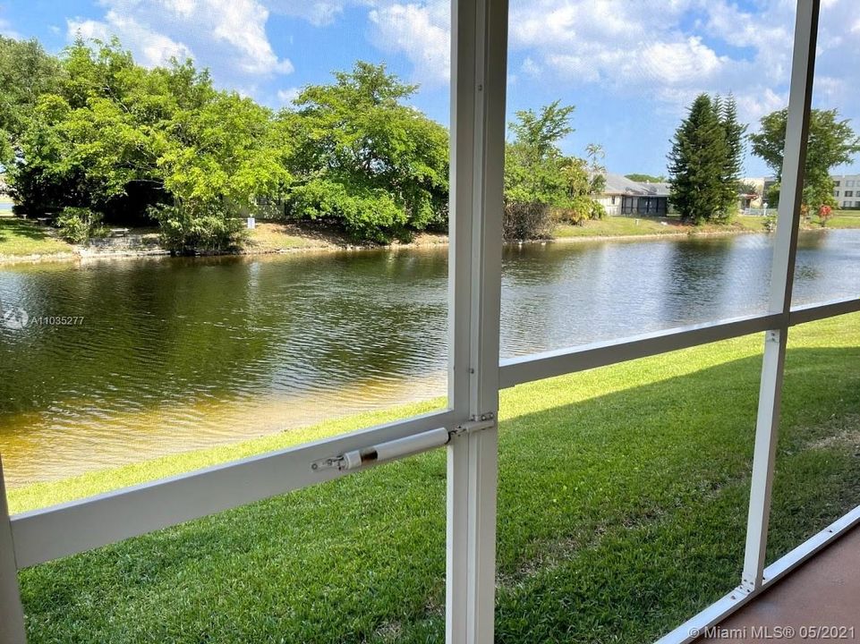 Recently Sold: $350,000 (3 beds, 2 baths, 1660 Square Feet)