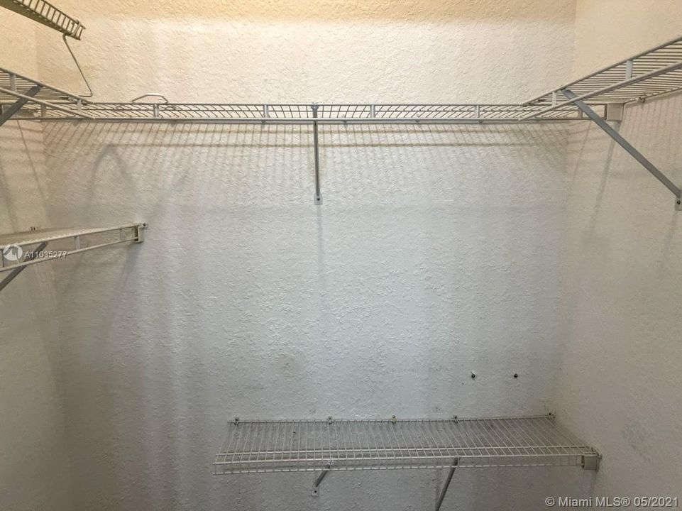 Recently Sold: $350,000 (3 beds, 2 baths, 1660 Square Feet)