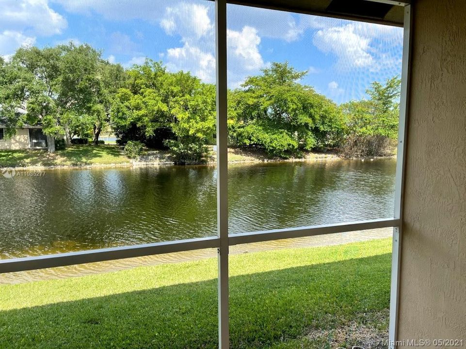 Recently Sold: $350,000 (3 beds, 2 baths, 1660 Square Feet)