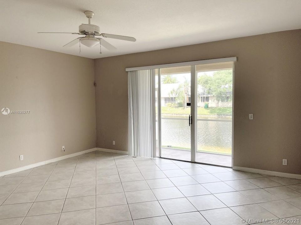 Recently Sold: $350,000 (3 beds, 2 baths, 1660 Square Feet)