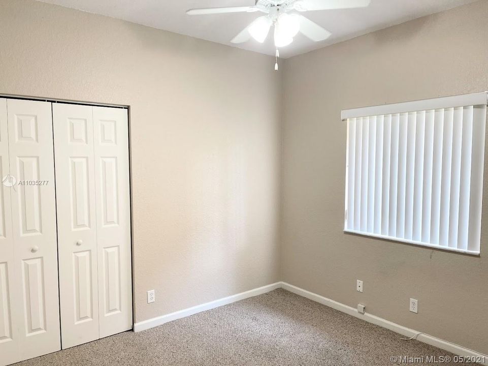 Recently Sold: $350,000 (3 beds, 2 baths, 1660 Square Feet)