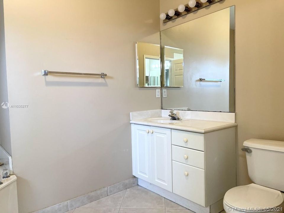 Recently Sold: $350,000 (3 beds, 2 baths, 1660 Square Feet)